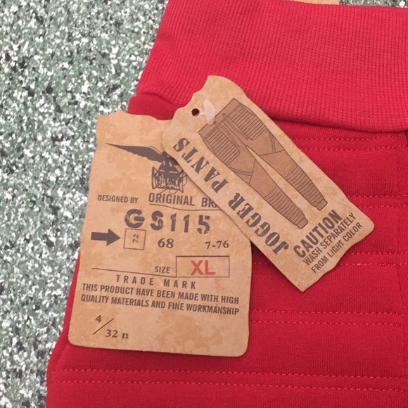 Red Men's Size XL Joggers - Picture 5 of 8